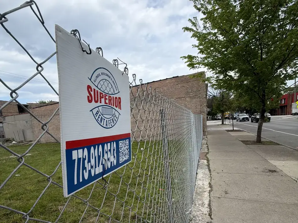 Event fencing on a grass lot